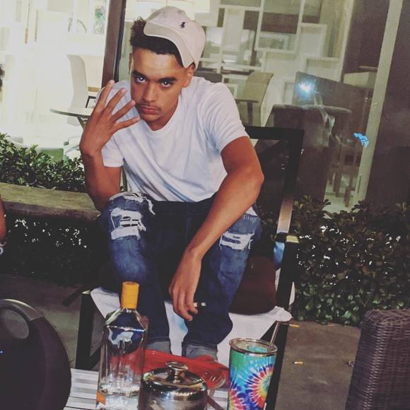 Meet your Posher, Sean - Picture 1 of 1